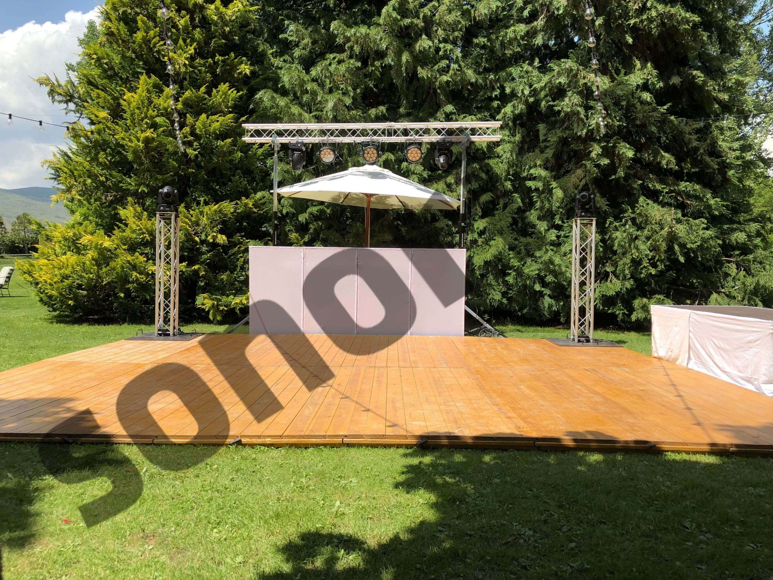 escenario-boda-sonido-iluminacion-scaled