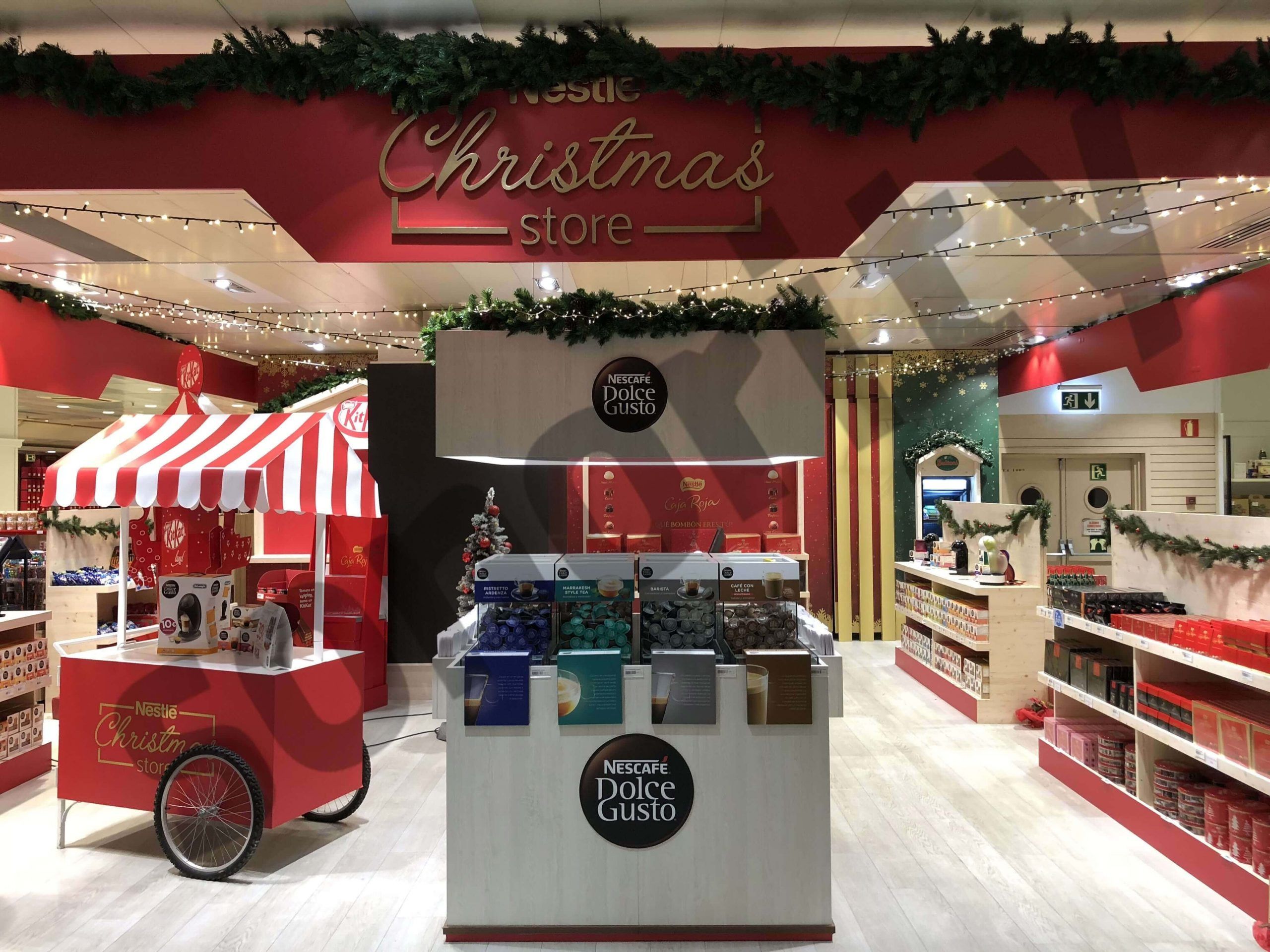 foto-guirnaldas-stand-nestle-scaled